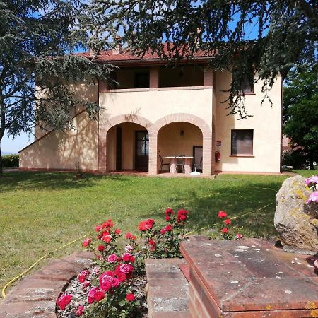 הוילה פאלאיה Agriturismo Montemari מראה חיצוני תמונה