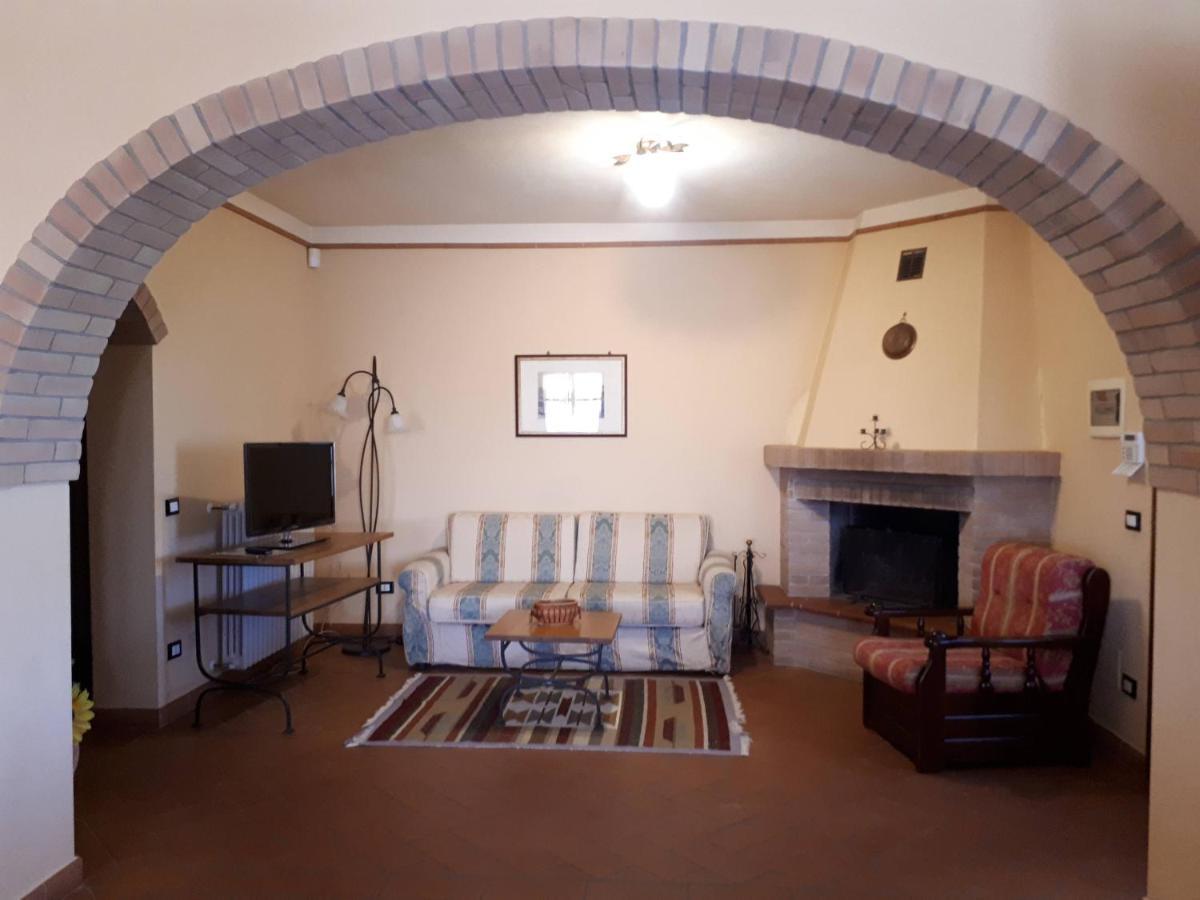 הוילה פאלאיה Agriturismo Montemari מראה חיצוני תמונה