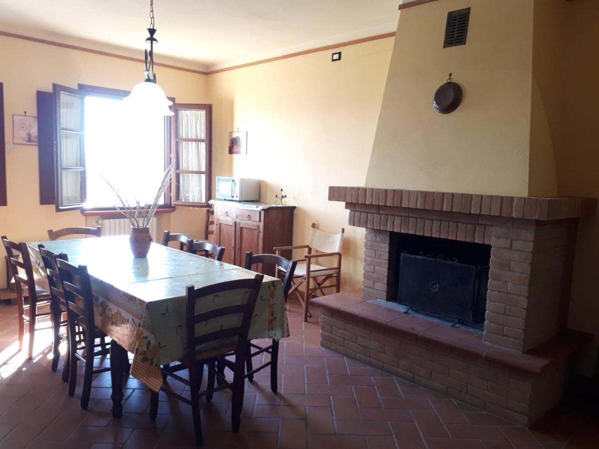 הוילה פאלאיה Agriturismo Montemari מראה חיצוני תמונה