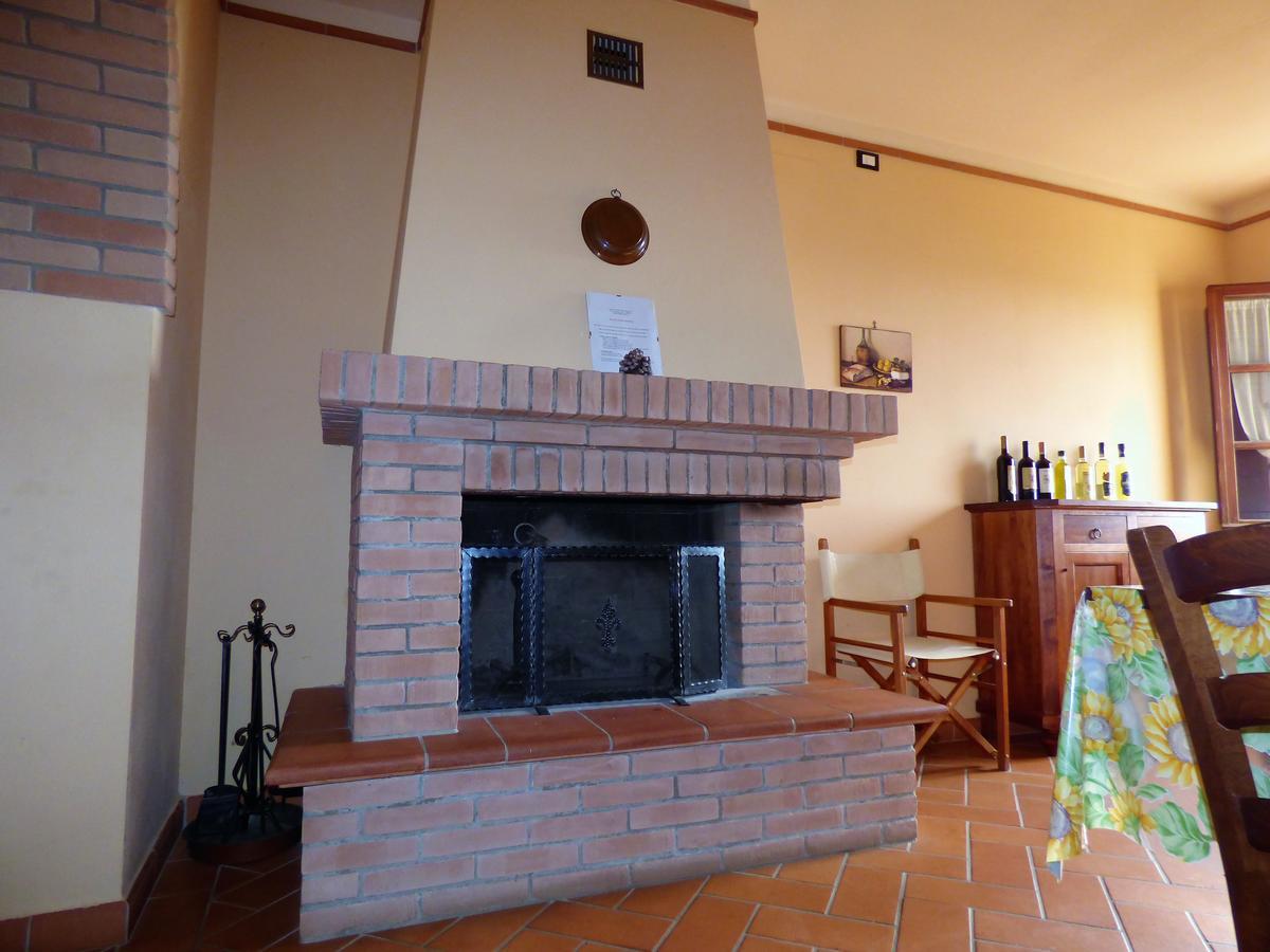 הוילה פאלאיה Agriturismo Montemari מראה חיצוני תמונה